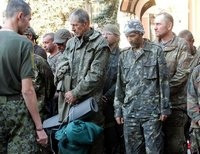 Порошенко рассказал, сколько украинцев пребывают в застенках боевиков