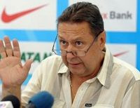 Коньков останется президентом ФФУ до марта 2015 года