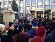 В Одессе «штурмовали» суд, где проходило заседание по делу об избиении Шуфрича (фото)