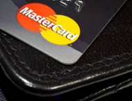Вслед за Visa обслуживание банковских карт в Крыму прекратила и MasterCard