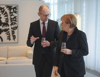 В Берлине началась встреча Меркель и Яценюка