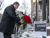 Порошенко примет участие в марше памяти жертв террористов в Париже
