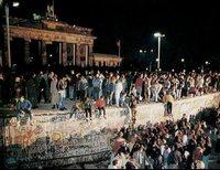 Ровно 25 лет назад пала Берлинская стена 