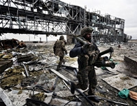 В Донецком аэропорту силовики уничтожили танк террористов