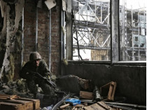 Донецкий аэропорт: террористы взрывом обрушили на военных часть перекрытий 