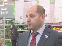 В России придумали, как преодолеть кризис: депутат предложил людям меньше есть (видео)