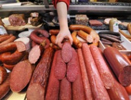 Роспотребнадзор запретил ввоз в Россию говяжьих колбас из стран ЕС