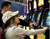 Парламент преодолел вето президента на закон, запрещающий казино и игровые автоматы