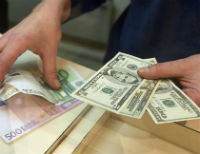 НБУ может снять ограничения на продажу валюты украинцам