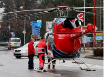 Вертолет забирает раненых