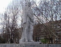 В Запорожье попытались снести памятник Дзержинскому