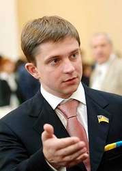 При содействии секретаря киевсовета олеся довгого подписан ряд соглашений о сотрудничестве между киевом и брюcселем