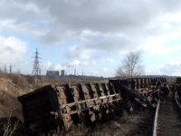 На Луганщине подорвался грузовой поезд с углем
