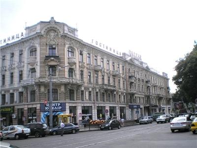 В центре Одессы зарезали двоих человек в гостинице