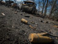 Штаб АТО: боевики обстреляли украинских военных из "отведенной" артиллерии и танков