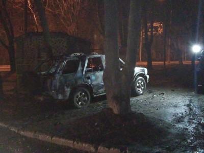 В Харькове взорвали камуфлированный автомобиль (фото)