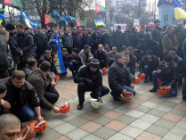 Под Верховной Радой вновь митингуют шахтеры (фото)