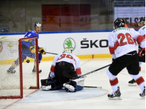Пропустив четыре шайбы в третьем периоде, сборная Украины по хоккею проиграла венграм 