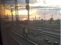 Поезд «Хюндай» сошел с рельсов (фото)