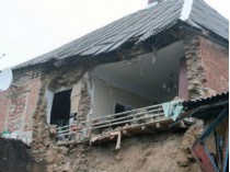 В Мелитополе ночью обрушилась стена двухэтажного жилого дома: никто не пострадал