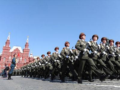 На военных парадах в РФ произошло несколько инцидентов (фото, видео)