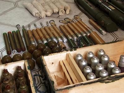 В Прикарпатье задержан офицер с огромным арсеналом оружия