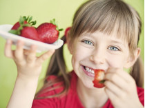 Детям до 7 лет лучше не употреблять ягоду
