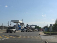 В Венгрию из Украины въехала колонна военной техники (фото)