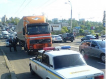 Власти Киева запретили грузовикам въезжать днем в город