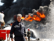 МВД не исключает, что на горящей нефтебазе под Киевом изготавливали фальсификат