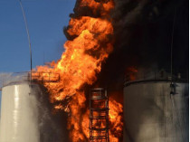 На нефтебазе под Киевом все еще горит один резервуар с топливом&nbsp;— ГСЧС