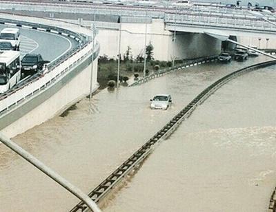 Затопленная дорога в Сочи
