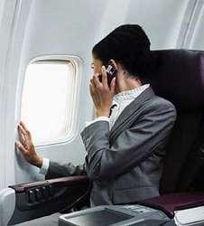 Кабинет министров разрешил использование мобильной связи на борту самолетов на высоте более трех тысяч метров