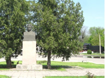 памятник фрунзе