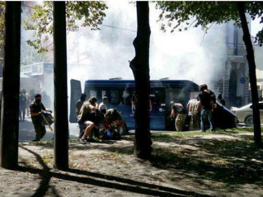В Харькове неизвестные штурмуют офис «Оппозиционного блока» (фото) 