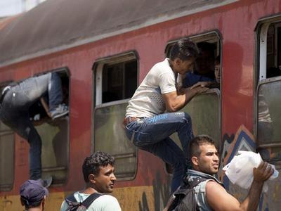 Нелегалы штурмуют поезд в Гевгелии