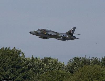 Истребитель Hawker Hunter перед падением