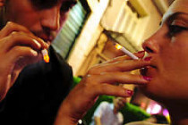 С 19 июля в турции запрещено курить в кафе, барах и ресторанах