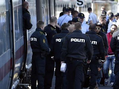 Датская полиция на железнодорожной станции