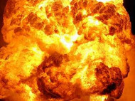 В Донецке прогремел «мирный» взрыв - сгорела машина боевиков с боеприпасами