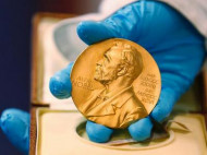 Нобелевская премия по физике присуждена канадскому и японскому ученым