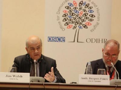Представители международных наблюдателей на выборах в Белоруссии дают пресс-конференцию в Минске