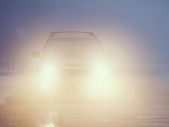 автомобиль в тумане
