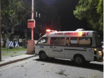Машина скорой помощи возле отеля «Саафи»