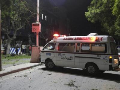Машина скорой помощи возле отеля «Саафи»