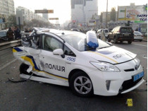 В Киеве пьяный водитель чуть не убил двух полицейских (фото)