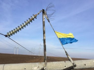 Неизвестные вновь повредили две электроопоры ЛЭП на подступах к Крыму