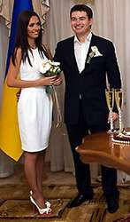 Сын президента украины андрей ющенко женился на 22-летней ровеснице лизе&nbsp;— младшей сестре известной телеведущей маши ефросининой