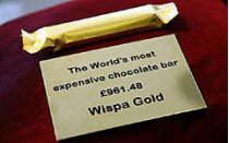 В лондонские магазины поступили в продажу съедобные золотые шоколадные батончики стоимостью более полутора тысяч долларов