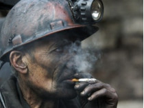 На Львовщине сотни шахтеров перекрыли дорогу на Польшу из-за невыплаченных зарплат